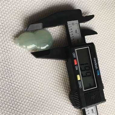 缅甸翡翠A货，冰种起光，完美，性比价高，佩戴效果很好，喜欢的赶紧下手，手慢无货