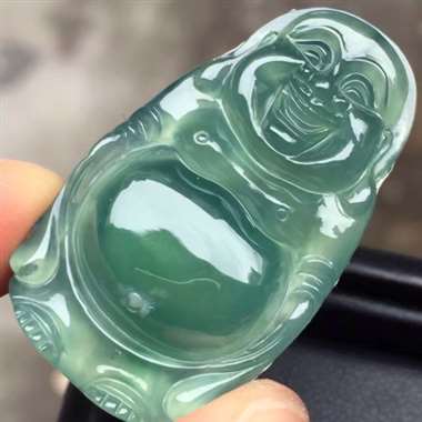 蓝水站佛：完美无裂纹，种老起胶，雕工精致，色泽漂亮，饱满，尺寸：35.8/21.3/6.4 ，tm1