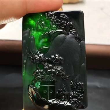 冰种墨翠山水牌 黑度黑亮 打灯翠绿 雕工精美 尺寸:51-34.2-6.7