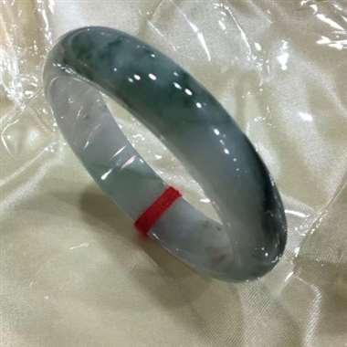 A1⃣️1⃣️,55.7圈口正圈手镯,飘兰花,底庄十分细腻,版型好,有个小竖纹(末图),介意勿拍,尺 A1⃣️1⃣️,55.7圈口正圈手镯,飘兰花,底庄十分细腻,版型好,有个小竖纹(末图),介意勿拍,尺