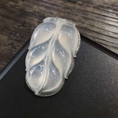 冰树叶，完美起光，饱满细腻，上身效果好，性价比高，推荐，尺寸34.9*21.1*5.7mm，重量6.
