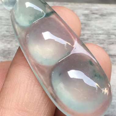 冰种飘花福豆，尺寸:41.2*15.2*6.4mm,水润通透，种特老，饱满。H17
