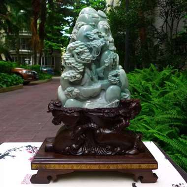 翡翠A货老坑水润浅绿登高远望精工松下老人摆件约裸石尺寸：285/200/85 连底坐：440/285