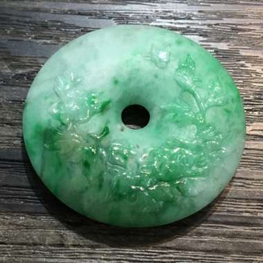 牡丹花平安扣，大件厚庄，雕工精湛，微纹，性价比高，推荐，尺寸47.2*9.0mm，重量35.72g