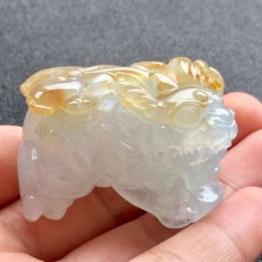 冰种带黄翡完美精品貔貅！种好，水头好，雕工细致，线条流畅。尺寸：38.6-27.5-26.4