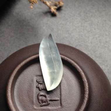 冰种荧光随形戒面 尺寸18-7-5毫米 冰种荧光随形戒面 尺寸18-7-5毫米