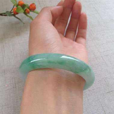 冰起胶阳绿正装手镯，完美
