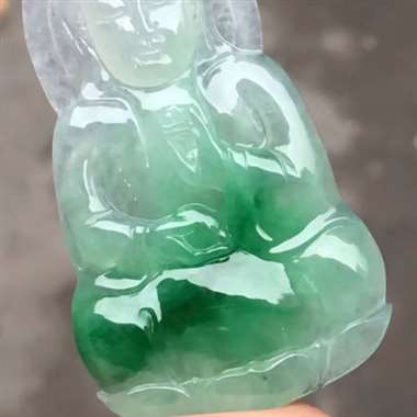 冰种飘绿观音：有纹，种老起胶，雕工精致，色泽漂亮，饱满，尺寸49.6/29/5，tm13