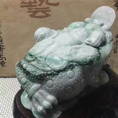 新紫底飘绿翡翠，