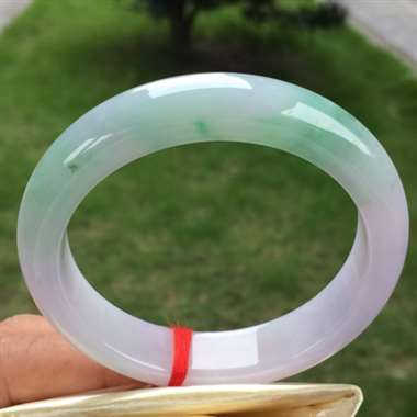 春彩正圈,尺寸55.5-12.7-8.5,水润细腻,颜色亮丽,完美 春彩正圈,尺寸55.5-12.7-8.5,水润细腻,颜色亮丽,完美