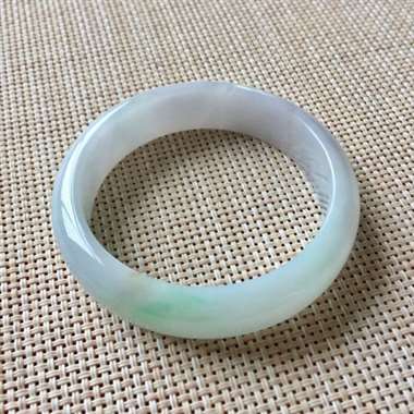 冰紫底飘绿正装手镯,口径:55.4*14.4*7.6 冰紫底飘绿正装手镯,口径:55.4*14.4*7.6