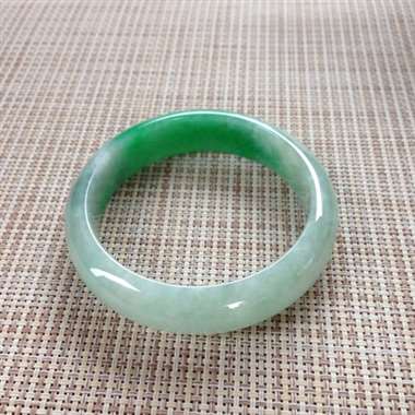 17041222#正圈尺寸：58.2x15.2x7.8mm 细润辣色镯，宽版，温润，辣入心扉，颜色真