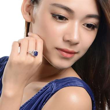 18k材质镶嵌，主石4.65ct，配钻0.59ct，13#