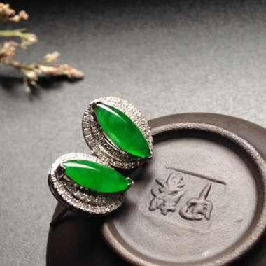 冰种阳绿套件（耳钉 戒指）18K金镶嵌 耳钉裸石11-4-2毫米/戒指裸石12-5-2毫米 内径16