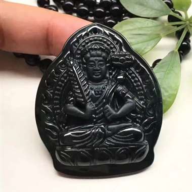 1⃣️0⃣️墨翠种水非常好，精致雕工，自然光下黑，完美无裂，表面黑光亮起油，打灯透帝
