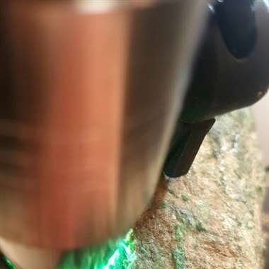 NH22-22-2重量：750克，莫西沙开窗色料[强][强]种老！整体完整，莽带缠绕一圈，压灯全身