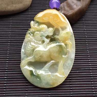 天然翡翠A货黄翡“貔貅纳财”吊坠，玉质细腻，完美厚装，雕工精细，性价比高，自然光实拍，大小：55.9