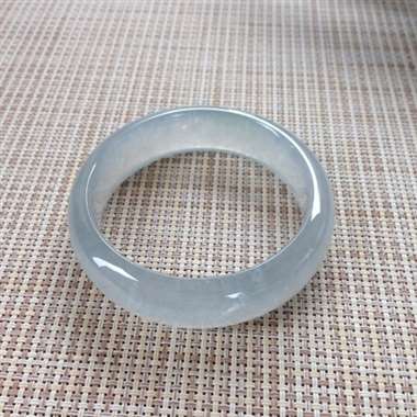 17041330#正圈尺寸：55x16.4x7.8mm 冰底色镯，种老水足，份量重很宽版，起光，底色