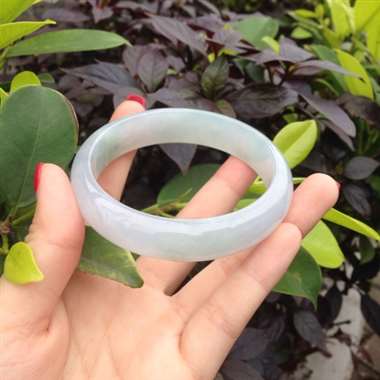 翡翠A货59圈口手镯，糯种紫底，完美，有点棉团！