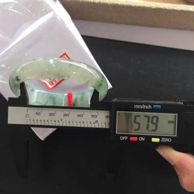 飘花玉镯，有丝裂