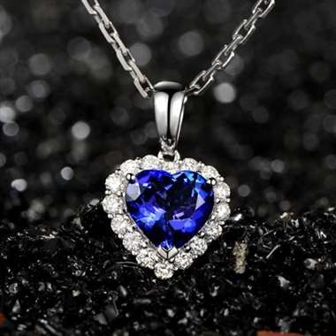 主石7.62ct，配钻1.26ct，海洋之星