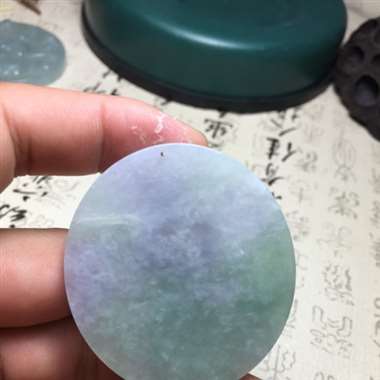 春带彩四臂观音 种水足 色泽鲜艳 雕工精美 美观大方 完美