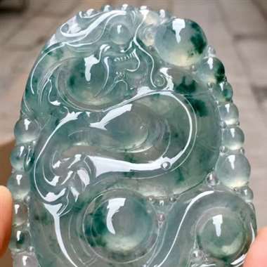 1老坑高冰种蓝底飘花《龙行天下》,冰透完美起光大件厚装霸气 1老坑高冰种蓝底飘花《龙行天下》,冰透完美起光大件厚装霸气