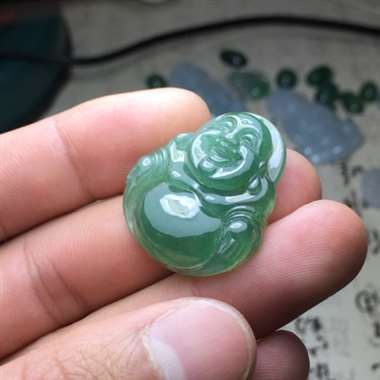 冰种油绿大笑佛 种老水足 水润通透 雕工精细 完美大气