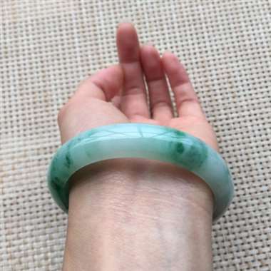 冰飘花正装手镯，口径：56.1*11.7*7.8，49.19g