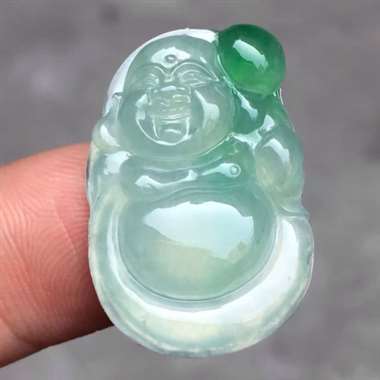 福利！冰种飘绿逍遥佛：完美无裂纹，种水好，玉质细腻，雕工精致，色泽漂亮，饱满，尺寸：26.5/17.