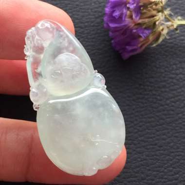 冰种飘点点雪花葫芦挂件 冰爽通透 细腻饱满水润