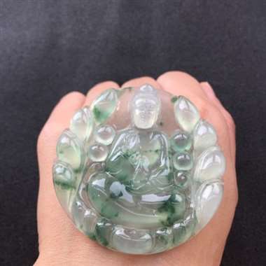高冰飘花坐观音挂件，底子细腻，起胶起光，大件