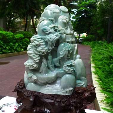 翡翠A货老坑水润浅绿登高远望精工松下老人摆件约裸石尺寸：285/200/85 连底坐：440/285