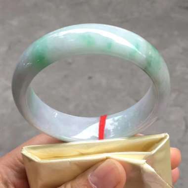 59.1圈口正圈手镯,色阳,细腻,版型好,完美,值得拥有,圈口对的可以收,尺寸59.1*16.0*8 59.1圈口正圈手镯,色阳,细腻,版型好,完美,值得拥有,圈口对的可以收,尺寸59.1*16.0*8