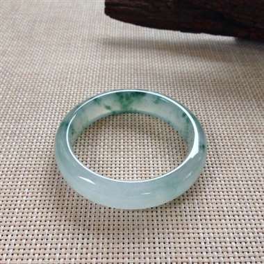 17041823#正圈尺寸：57x14.4x7.8mm 冰绿花镯，看得见得品质，种水十足，起光纯纯的
