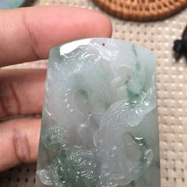 飘花龙牌 质地细腻 种水足 雕工精细 霸气十足 外形方正 美观大方 完美无瑕疵 飘花龙牌 质地细腻 种水足 雕工精细 霸气十足 外形方正 美观大方 完美无瑕疵