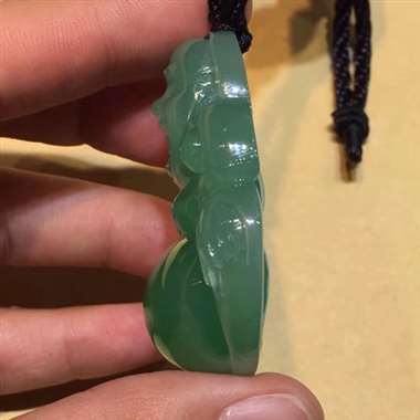 满色大坐佛：完美无裂纹，种老起胶，雕工精致，色泽漂亮，饱满，超美～尺寸：48.8/47.3/17.2