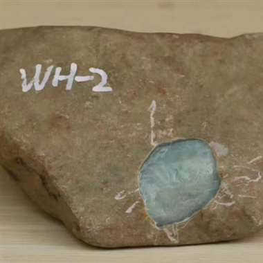 DJ275新货5.07kg莫西沙开窗晴水料，种老皮紧，还压手，开窗肉质细腻，打灯通透。