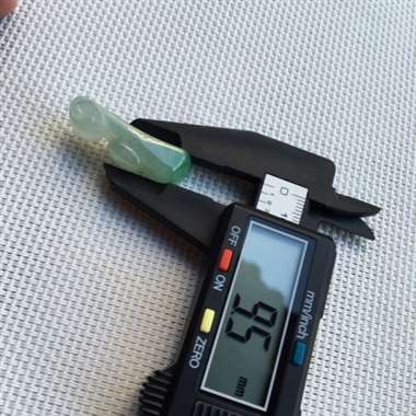 缅甸翡翠A货，完美通透，色彩鲜艳，手慢无货，上身效果超赞。