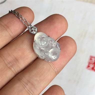 可爱 小弥撒 敲木鱼 18K金 钻石镶嵌 高冰种近玻璃种 质地细腻 冰透感好 种老 水头足 敲着木鱼