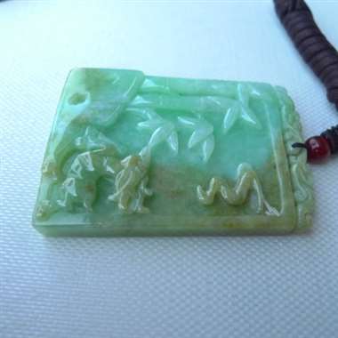 翡翠A货福禄两色一路高升，招财进宝玉佩 种水不错,整体大气!!规格:59*43*8MM 重:42.