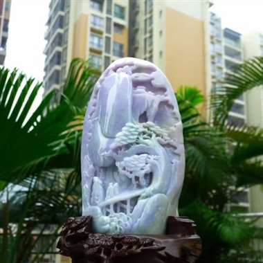 缅甸天然翡翠A货 精美春带彩 山水摆件 雕刻精美线条流畅种水好 层次分明 丰富多彩 搭配精美高档檀 缅甸天然翡翠A货 精美春带彩 山水摆件 雕刻精美线条流畅种水好 层次分明 丰富多彩 搭配精美高档檀